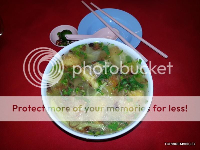 Fish soup noodle
