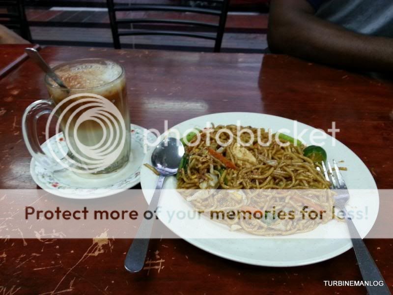Madras Tea and fried mee